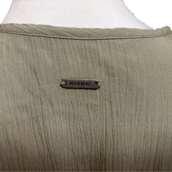 NWT The Normal Brand Ezra Crepe Cutout Dress
Size XS | SOLD OUT ONLINE - Picture 8 of 9
